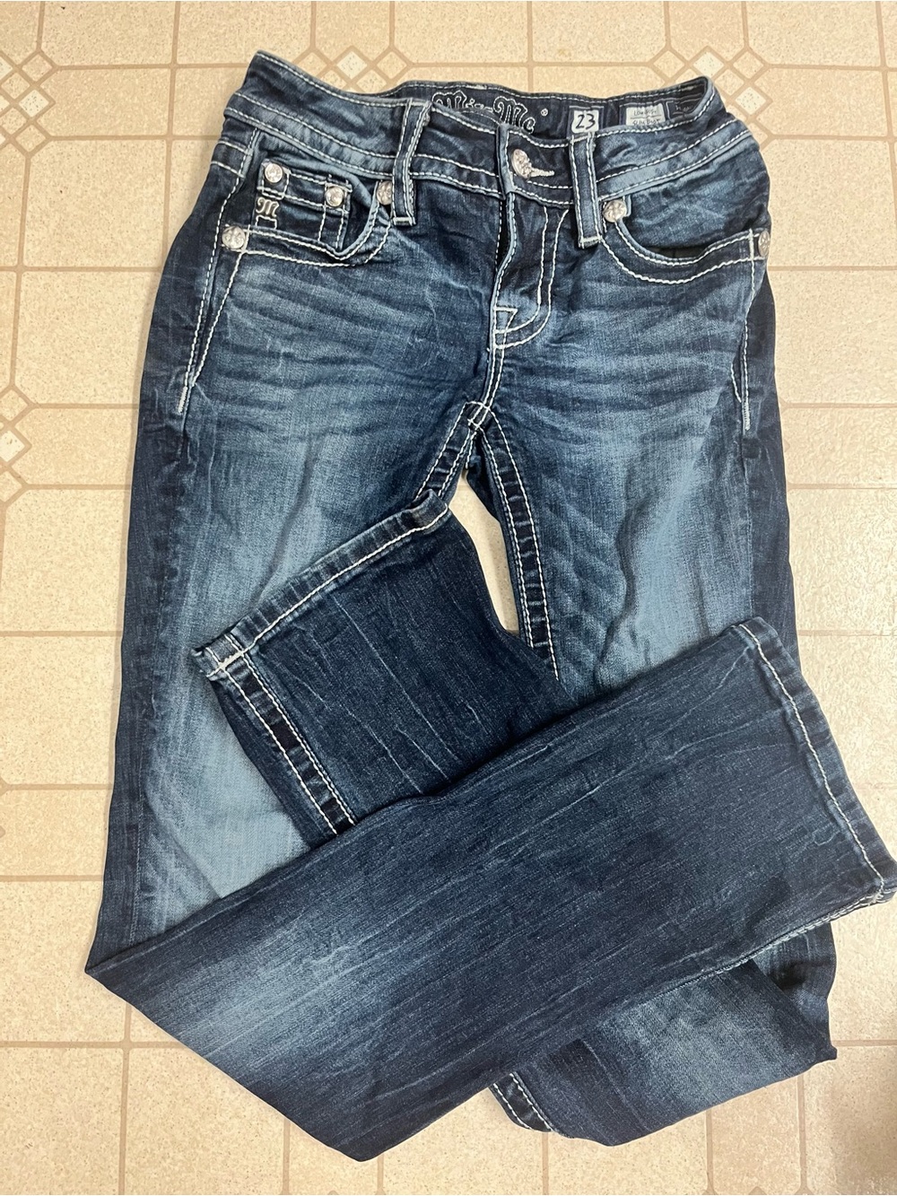 Miss Me Bootcut Jeans in Dark Blue Wash